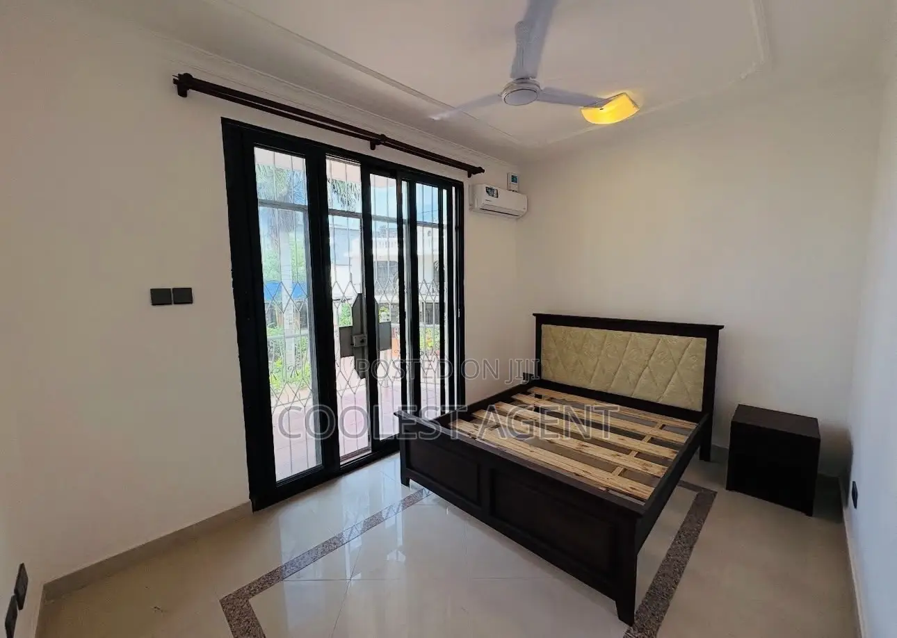 Furnished 4bdrm Villa in Coolest Estate for rent