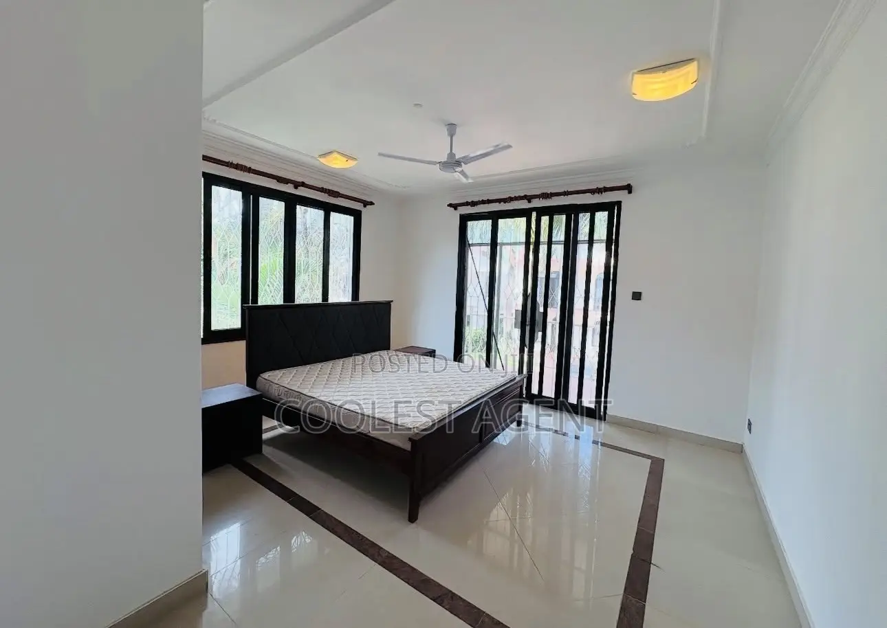 Furnished 4bdrm Villa in Coolest Estate for rent