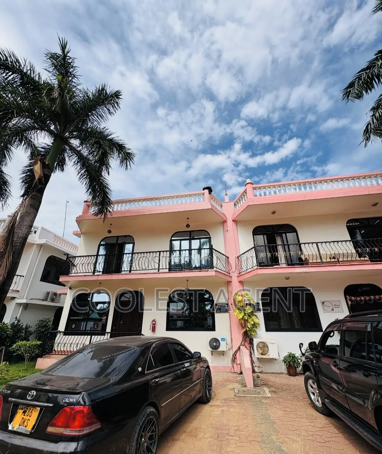Furnished 4bdrm Villa in Coolest Estate for rent