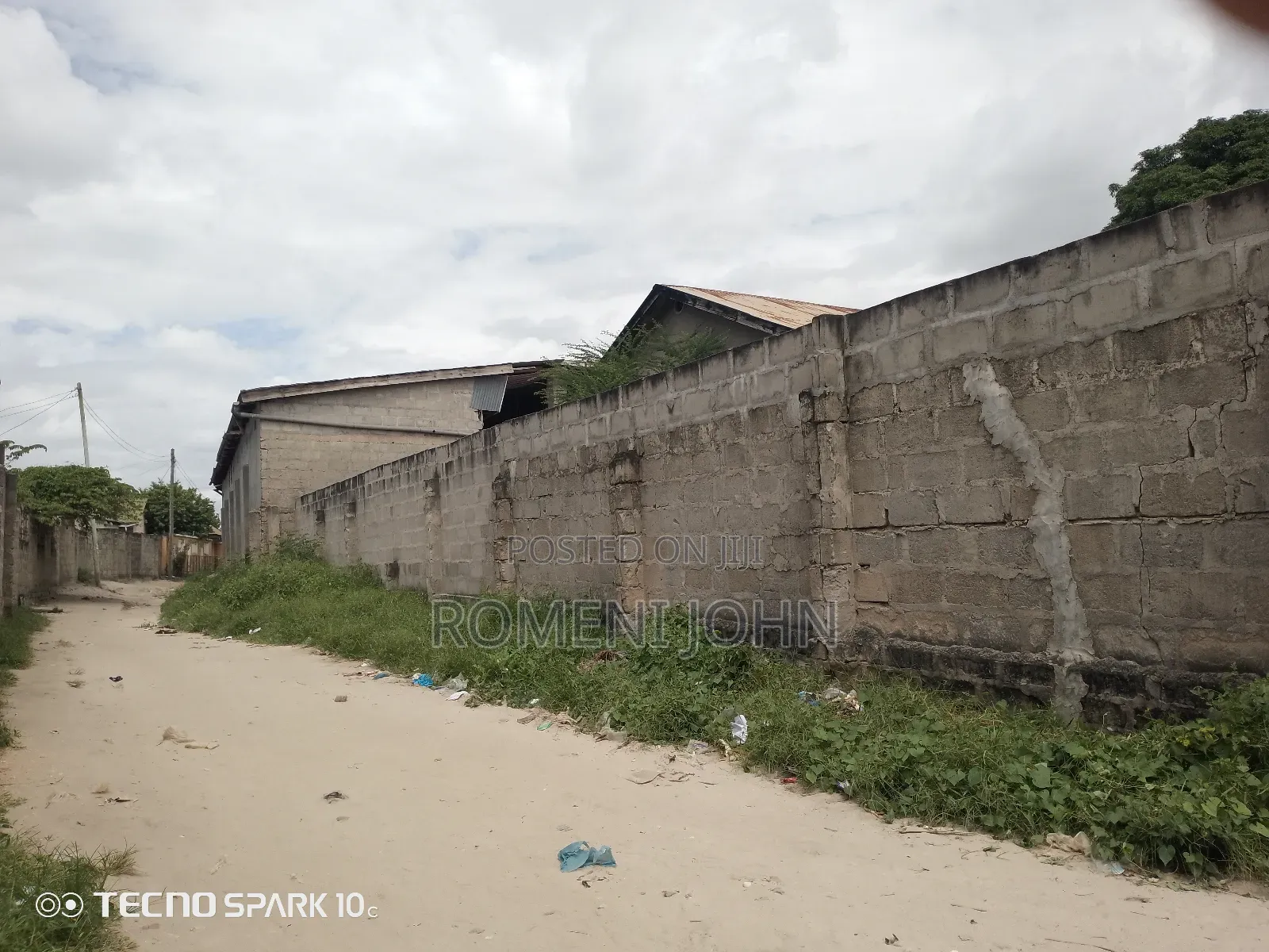 Fremu 35+Ukumbi Zinauzwa Bilion 4.5 Ukonga Moshibar Location