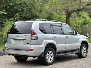 Toyota Land Cruiser Prado 2.7 5dr 2004 Silver