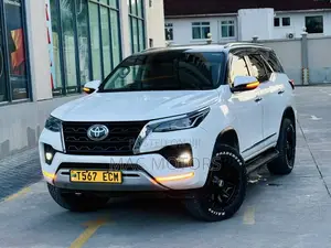 Toyota Fortuner 2.8 D AWD 2022 White