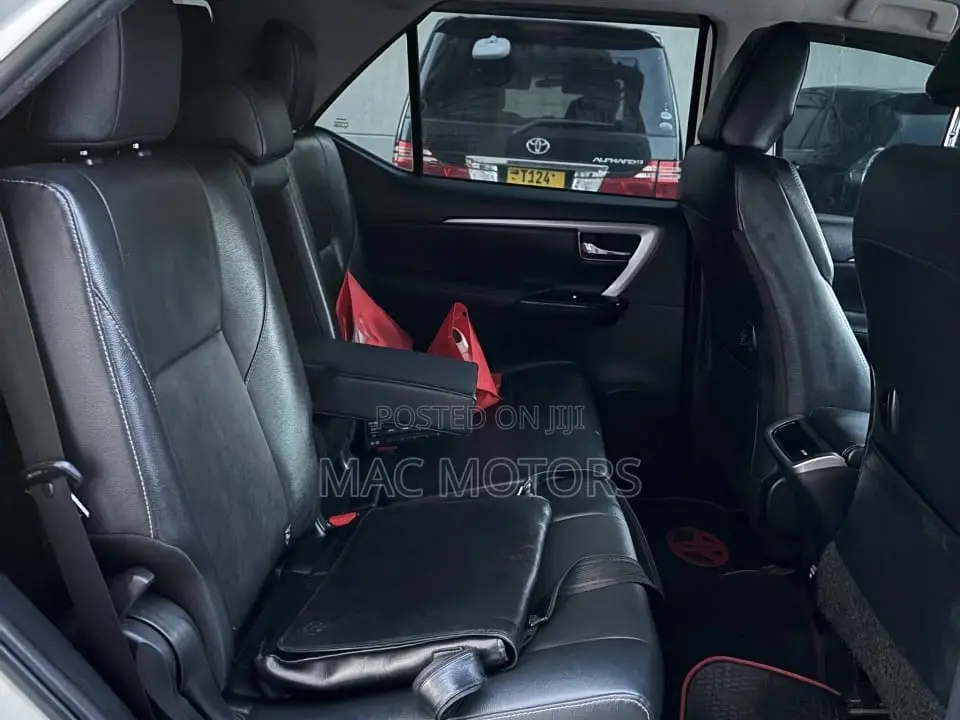 Toyota Fortuner 2.8 D AWD 2022 White
