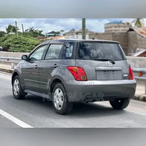 Toyota IST 2005 Gray