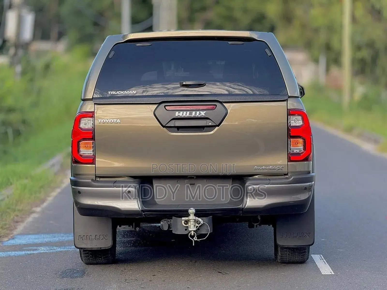 Toyota Hilux 2024 Gray