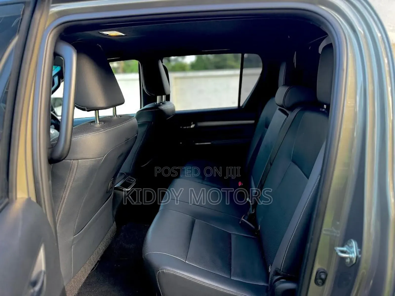 Toyota Hilux 2024 Gray