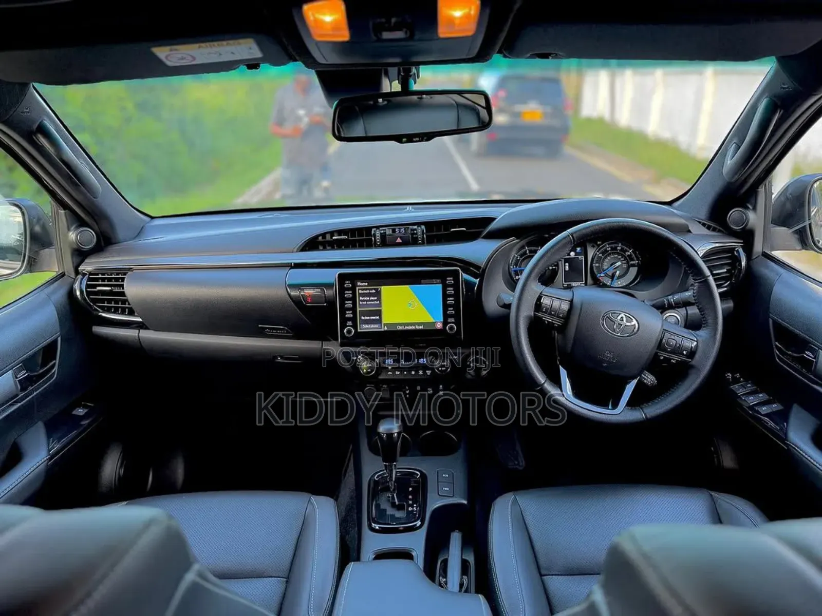 Toyota Hilux 2024 Gray