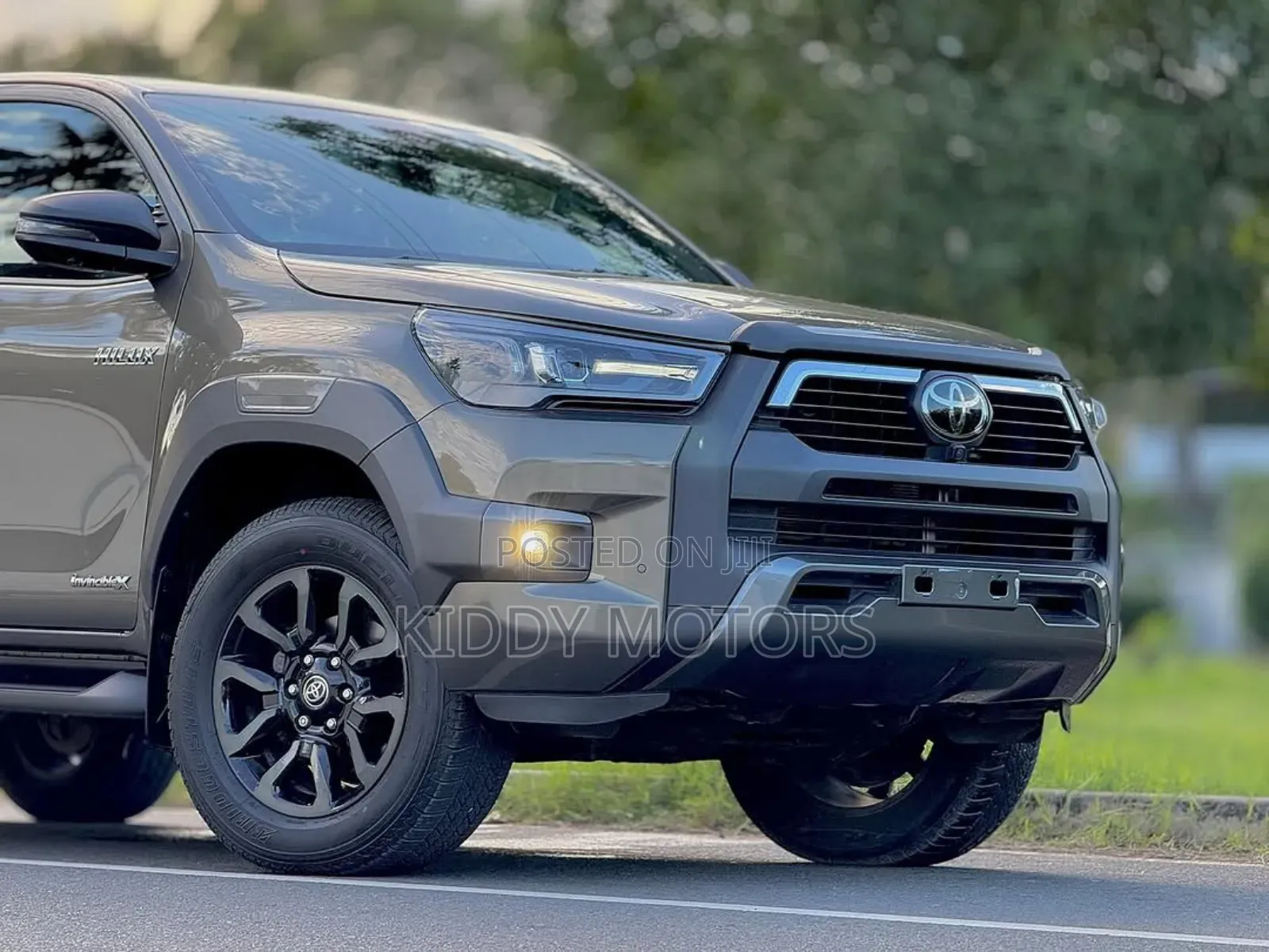 Toyota Hilux 2024 Gray