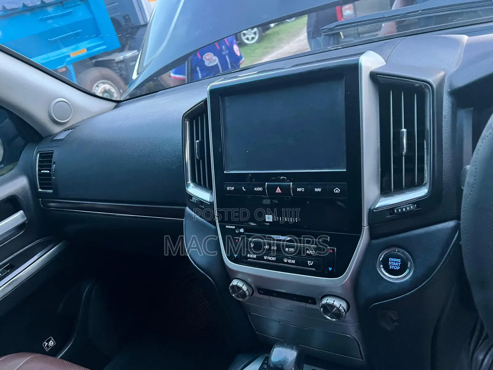Toyota Land Cruiser 4.5 V8 VXR 2018 Black