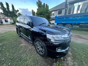 Toyota Land Cruiser 4.5 V8 VXR 2018 Black