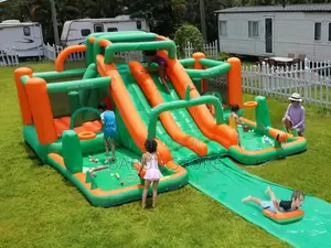 Ni Jumping Castle Yenye Michezo Ya Watoto