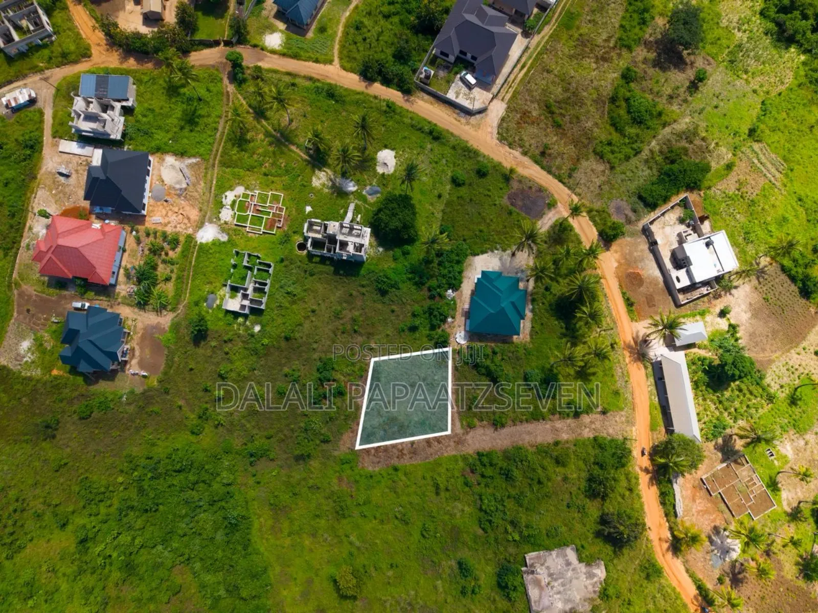 Eneo Lenye Ukubwa Wa SQMT 400 Linauzw Lipo Mbezi Mpiji Magoe