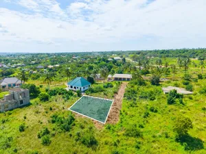 Eneo Lenye Ukubwa Wa SQMT 400 Linauzw Lipo Mbezi Mpiji Magoe