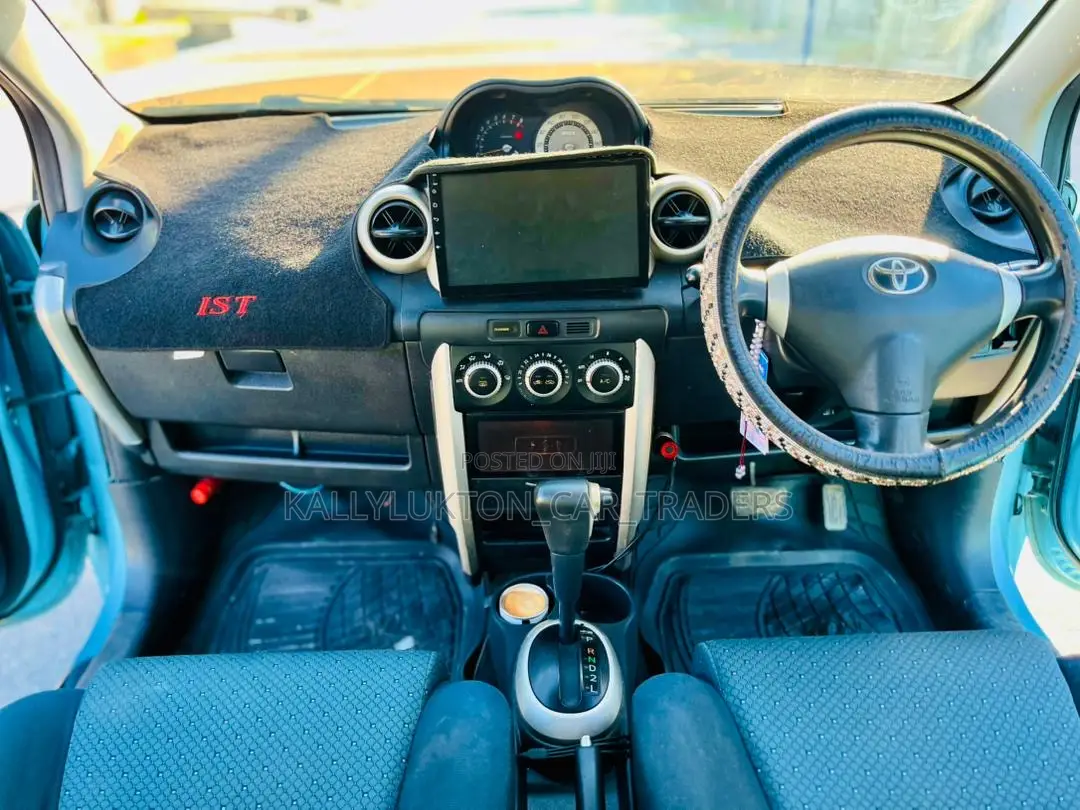 Toyota IST 2005 Blue
