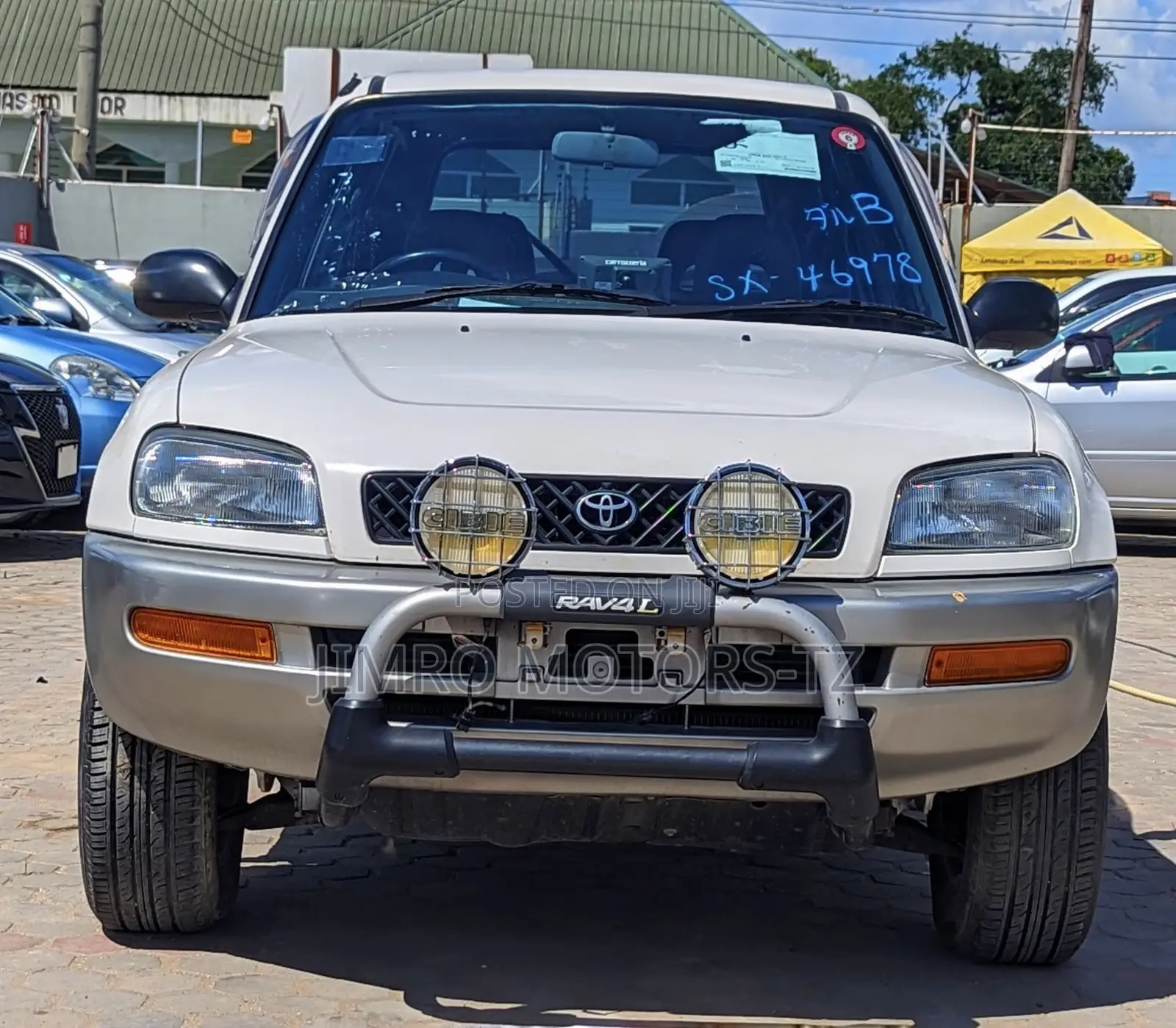 Toyota RAV4 1999 White