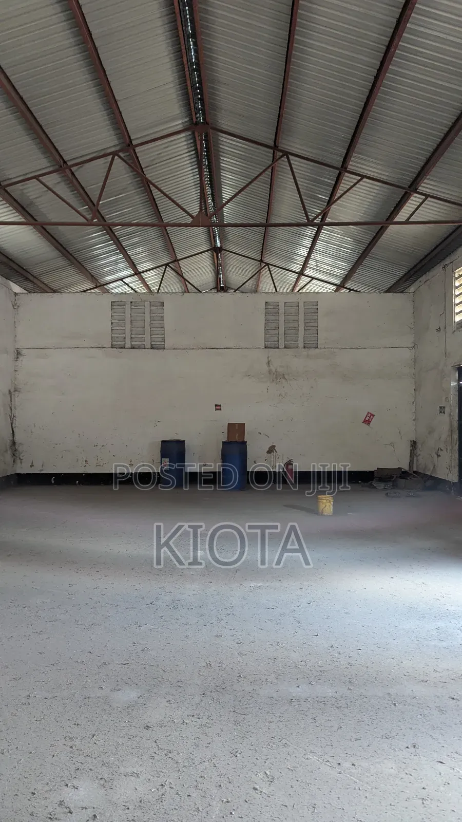 Warehouse and Yard Vinapangishwa Mbagala