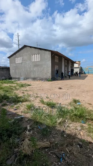 Warehouse and Yard Vinapangishwa Mbagala