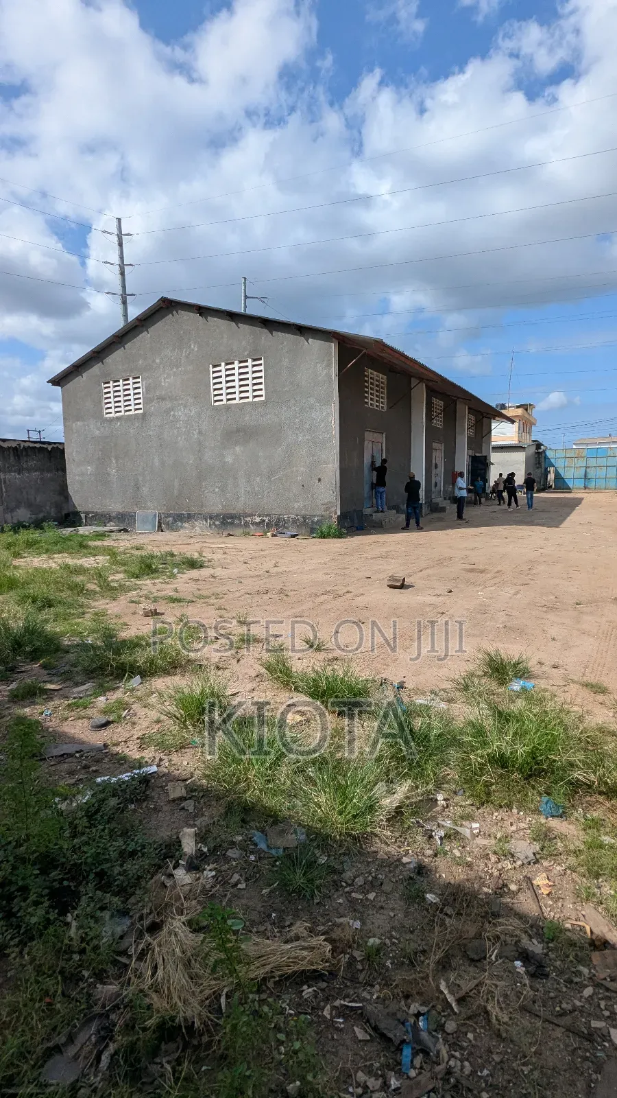 Warehouse and Yard Vinapangishwa Mbagala