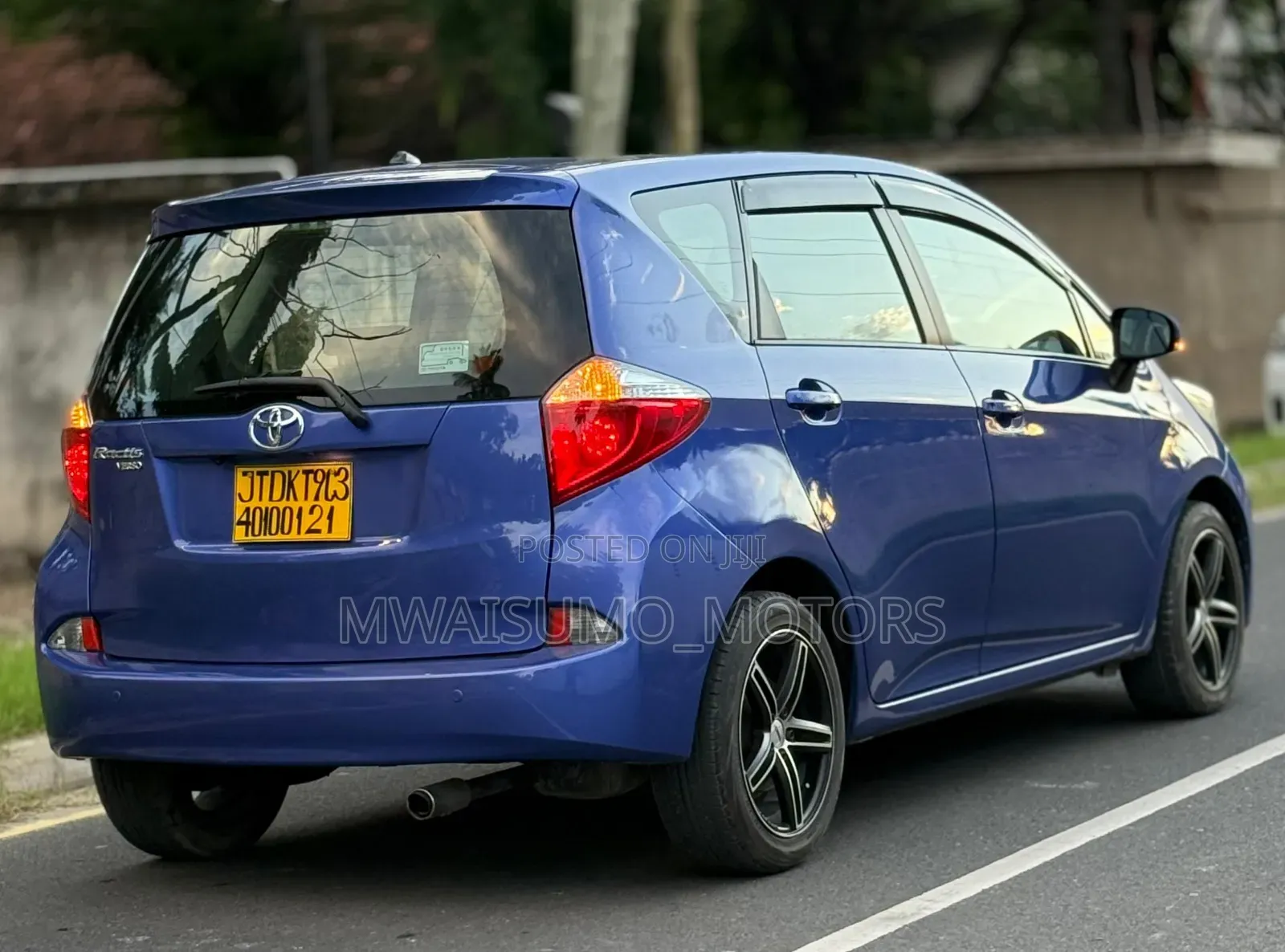 Toyota Ractis 2014 Blue