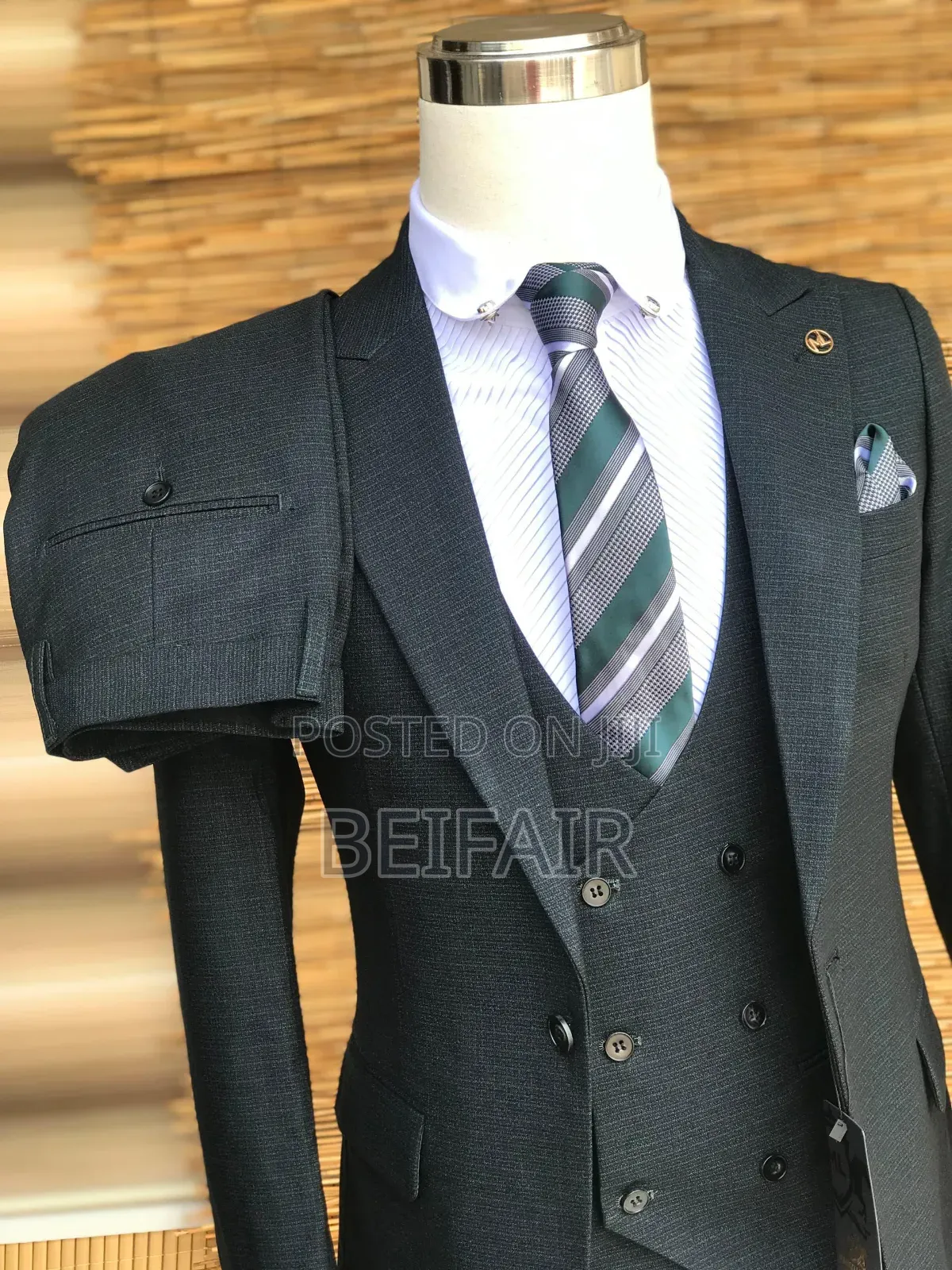 Nyeusi Chengachenga | Black Suits