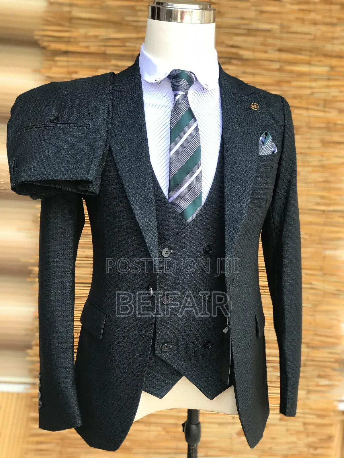 Nyeusi Chengachenga | Black Suits