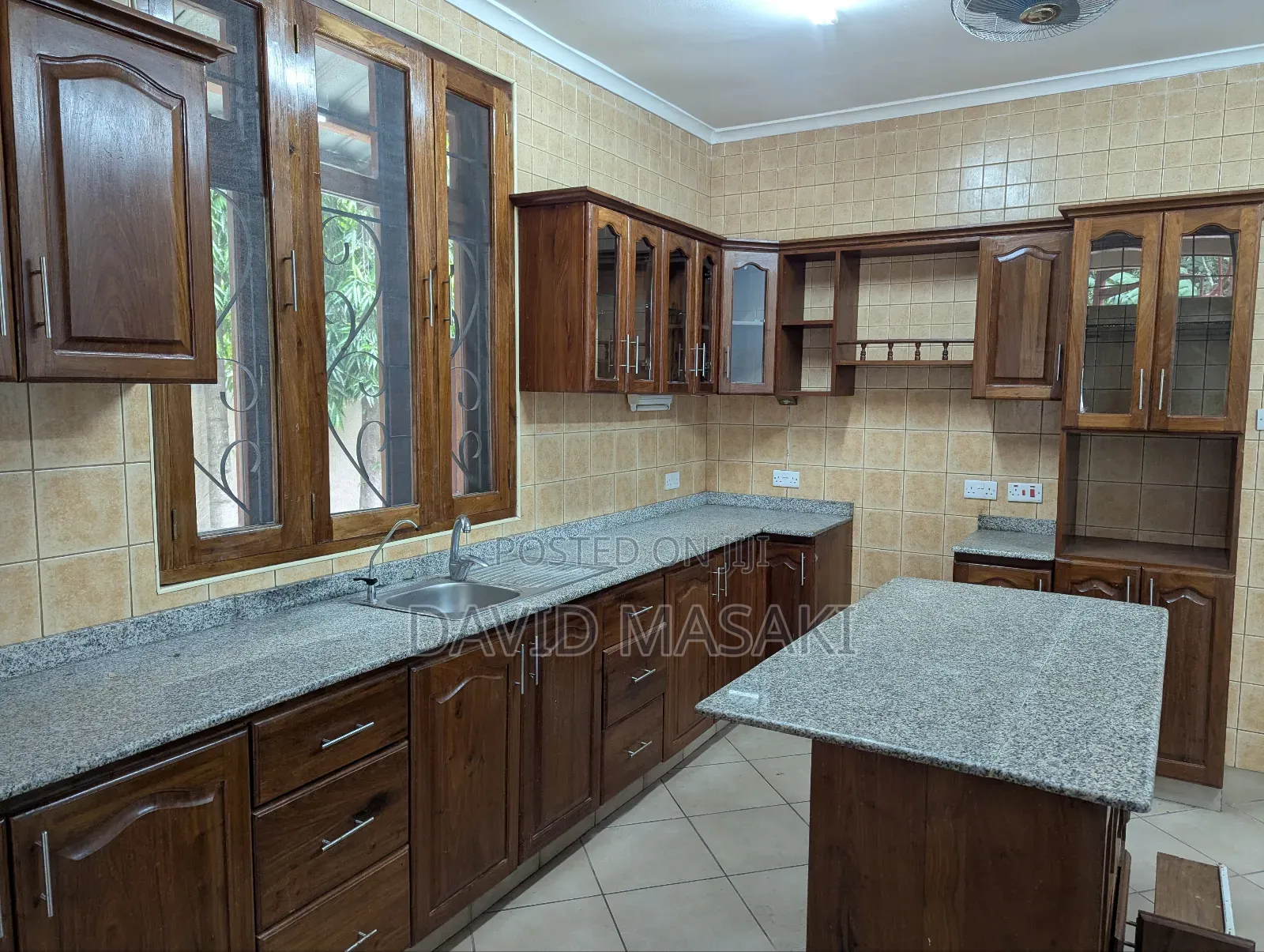 5bdrm House in The Place, Oyster Bay for rent