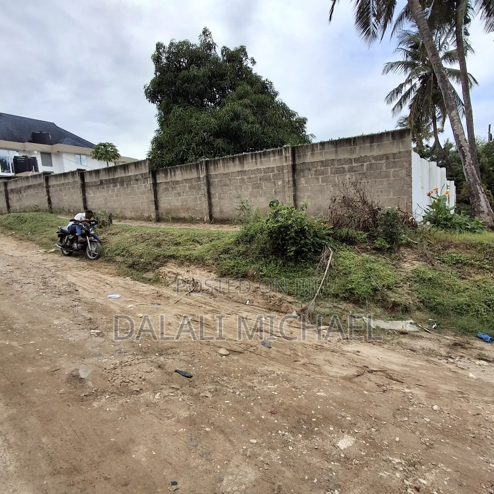 Kiwanja Kinauzwa Mbezibeach