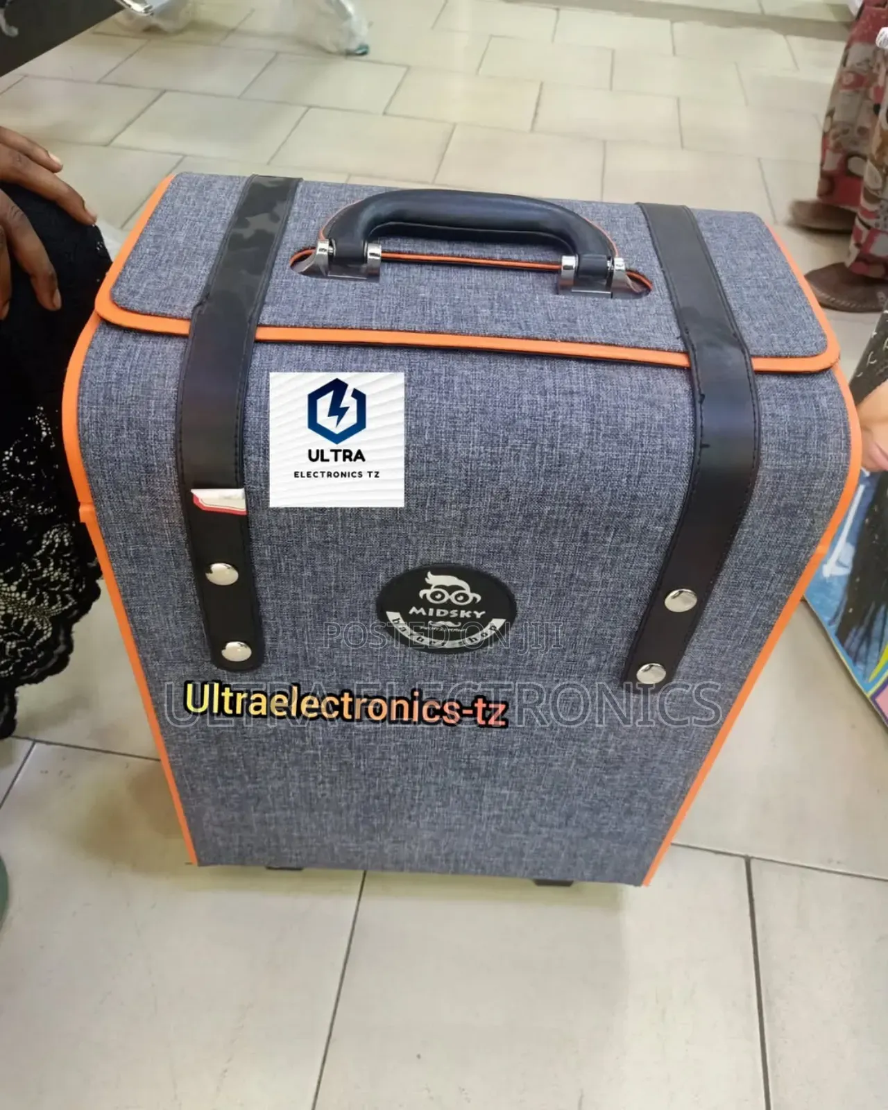 Standard Amd Durable Barber Bag Pack With Wheels