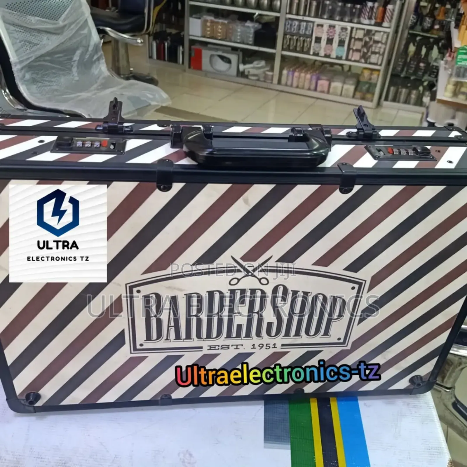 Portable Barber's Briefcase Pack for Mobile Purposes 