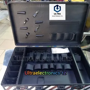 Portable Barber's Briefcase Pack for Mobile Purposes 