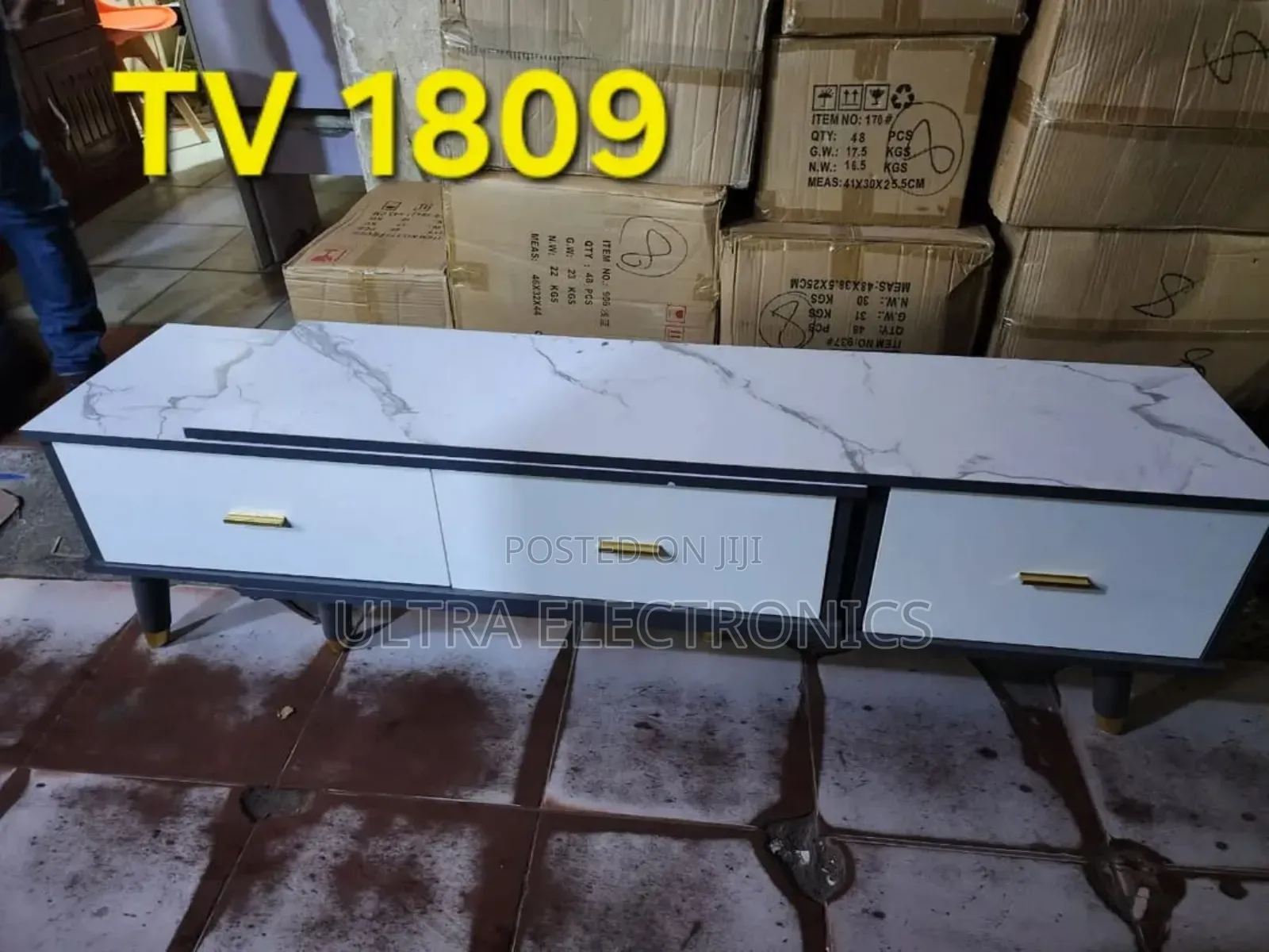 Tv Showcase White Table With Polished Surfaces and Drawers