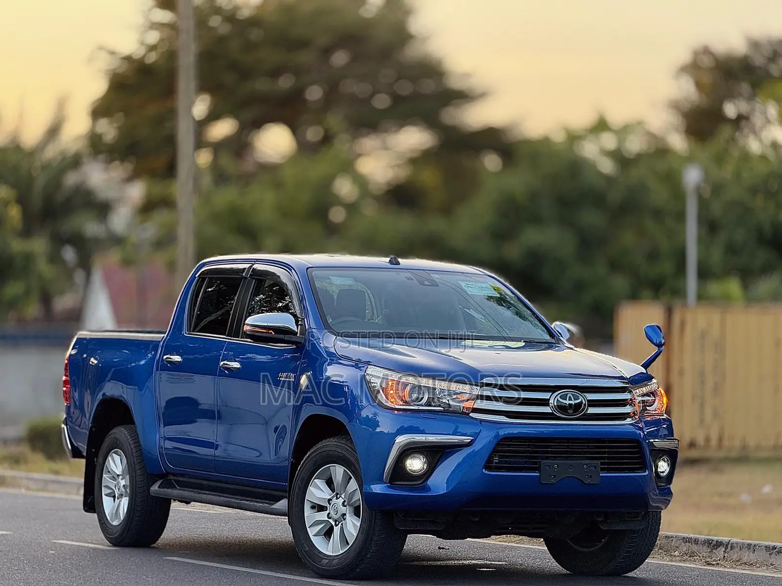 Toyota Hilux Revo Double Cab Deisel 2.4 AWD 2018 Blue