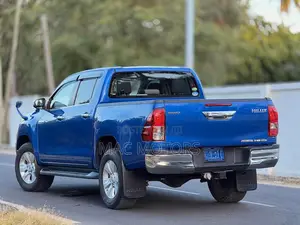 Toyota Hilux Revo Double Cab Deisel 2.4 AWD 2018 Blue