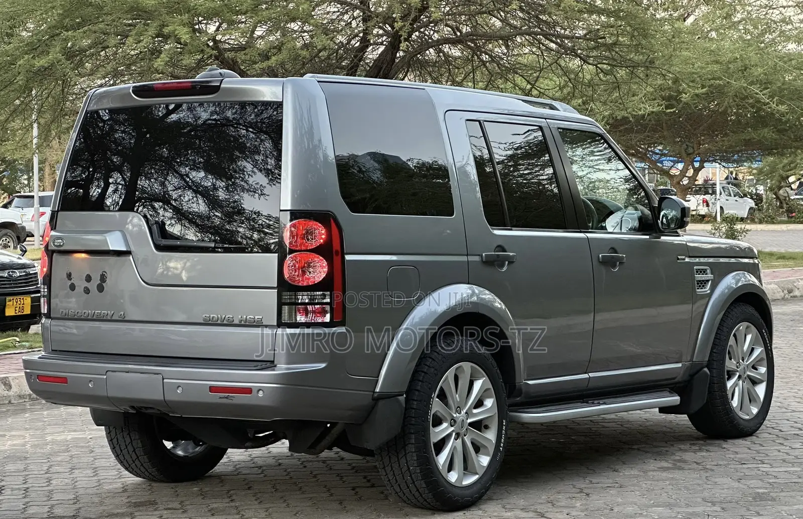 Land Rover Discovery 2013 Gray