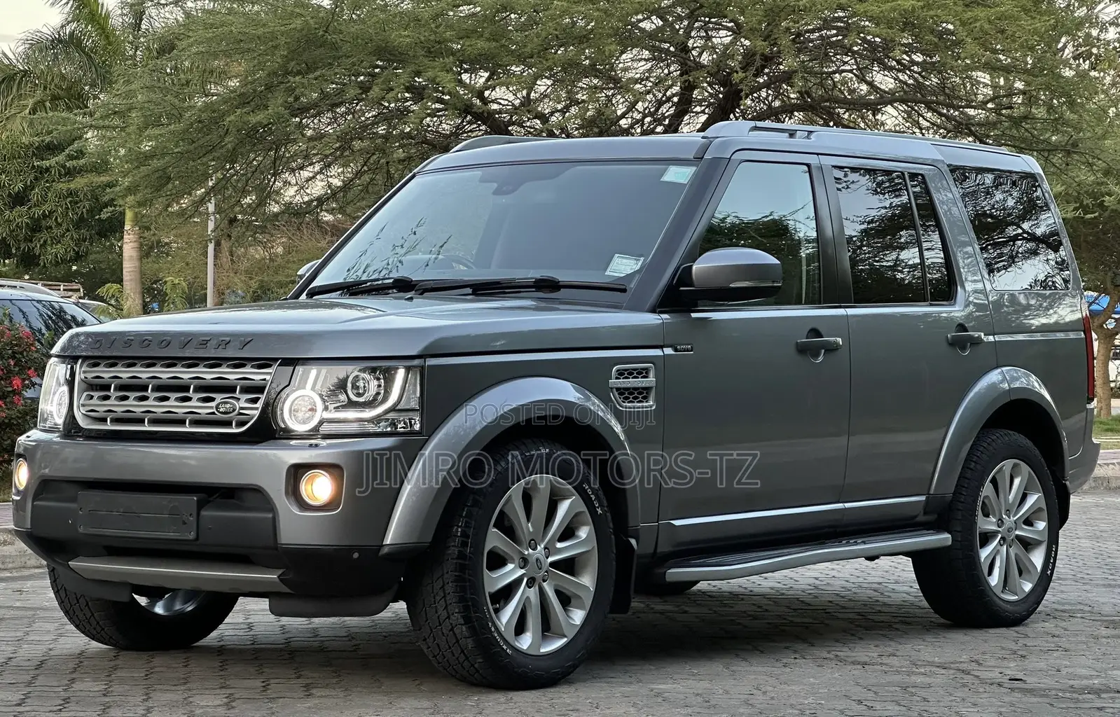 Land Rover Discovery 2013 Gray