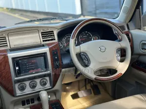 Nissan Patrol 4.8 GRX Tiptronic 2009 Gold