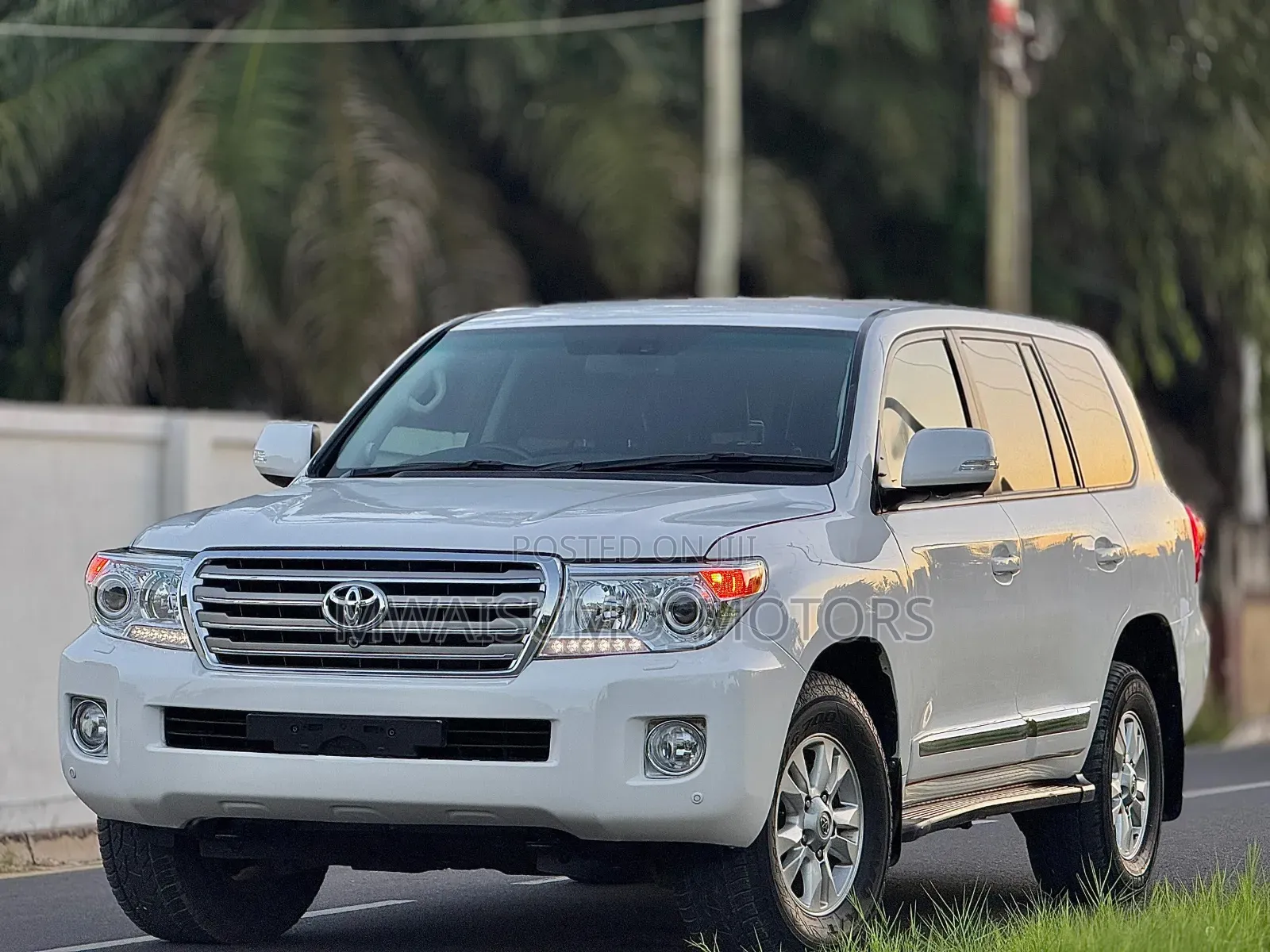 Toyota Land Cruiser 2015 White