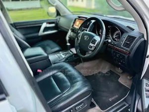 Toyota Land Cruiser 2015 White