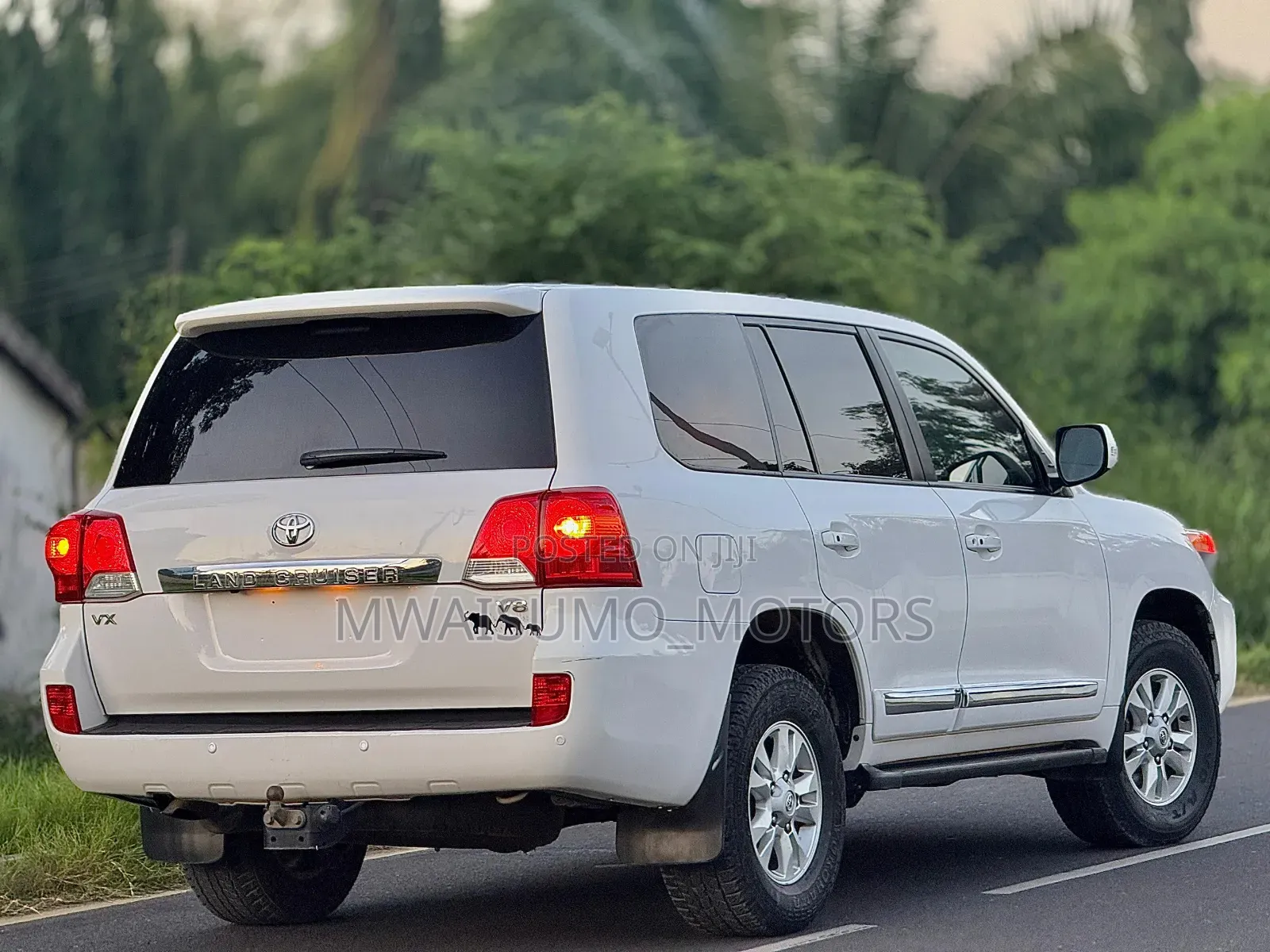 Toyota Land Cruiser 2015 White