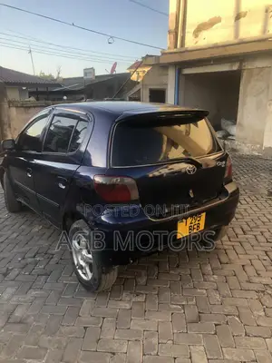 Toyota Vitz 2003 Blue