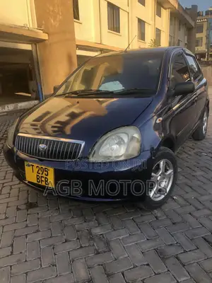 Toyota Vitz 2003 Blue