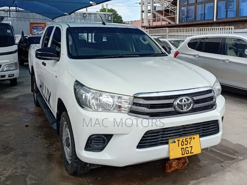 Toyota Hilux 2016 White