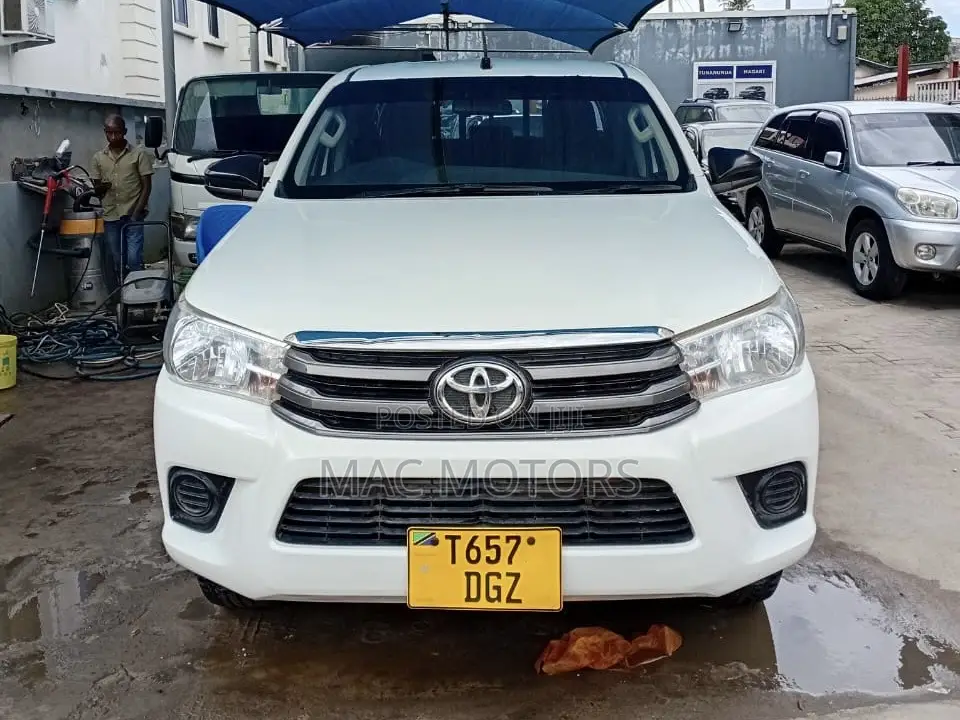Toyota Hilux 2016 White