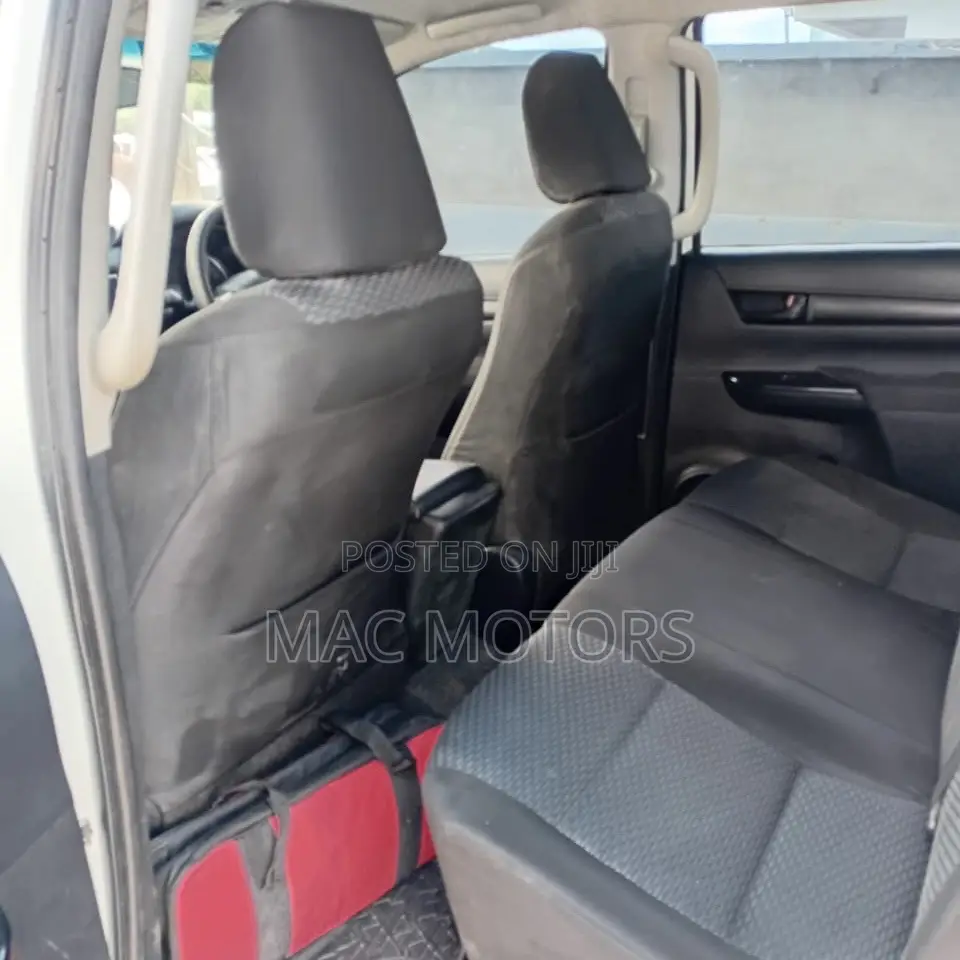 Toyota Hilux 2016 White