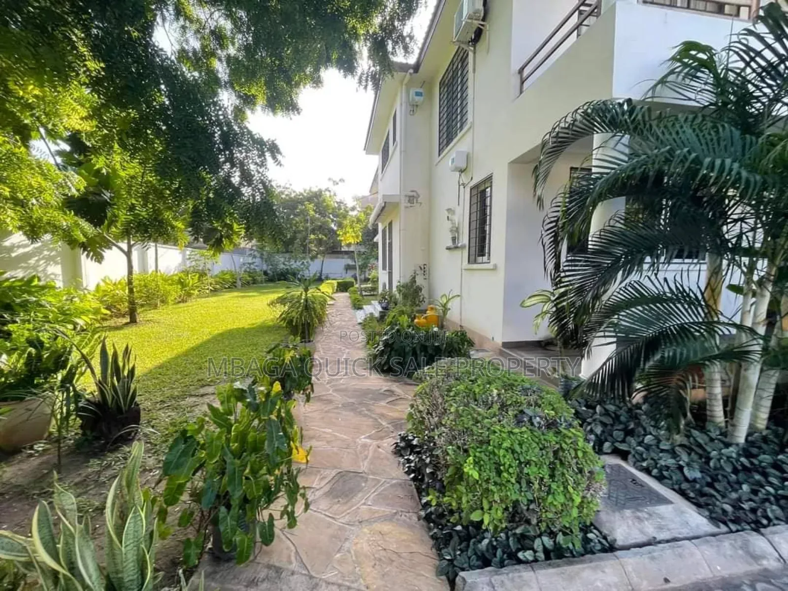 6 Bedroom House With Swimming Pool for Rent at Oyster Bay