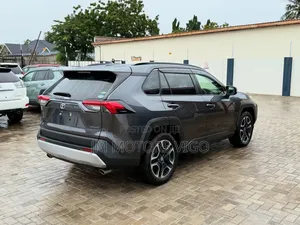 Toyota RAV4 2019 Gray