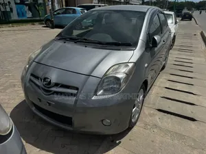 Toyota Vitz 2005 Gray