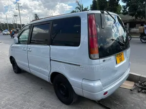 Toyota TownAce Noah 1999 Silver