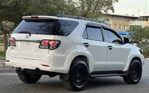 Toyota Fortuner 2013 White