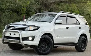 Toyota Fortuner 2013 White